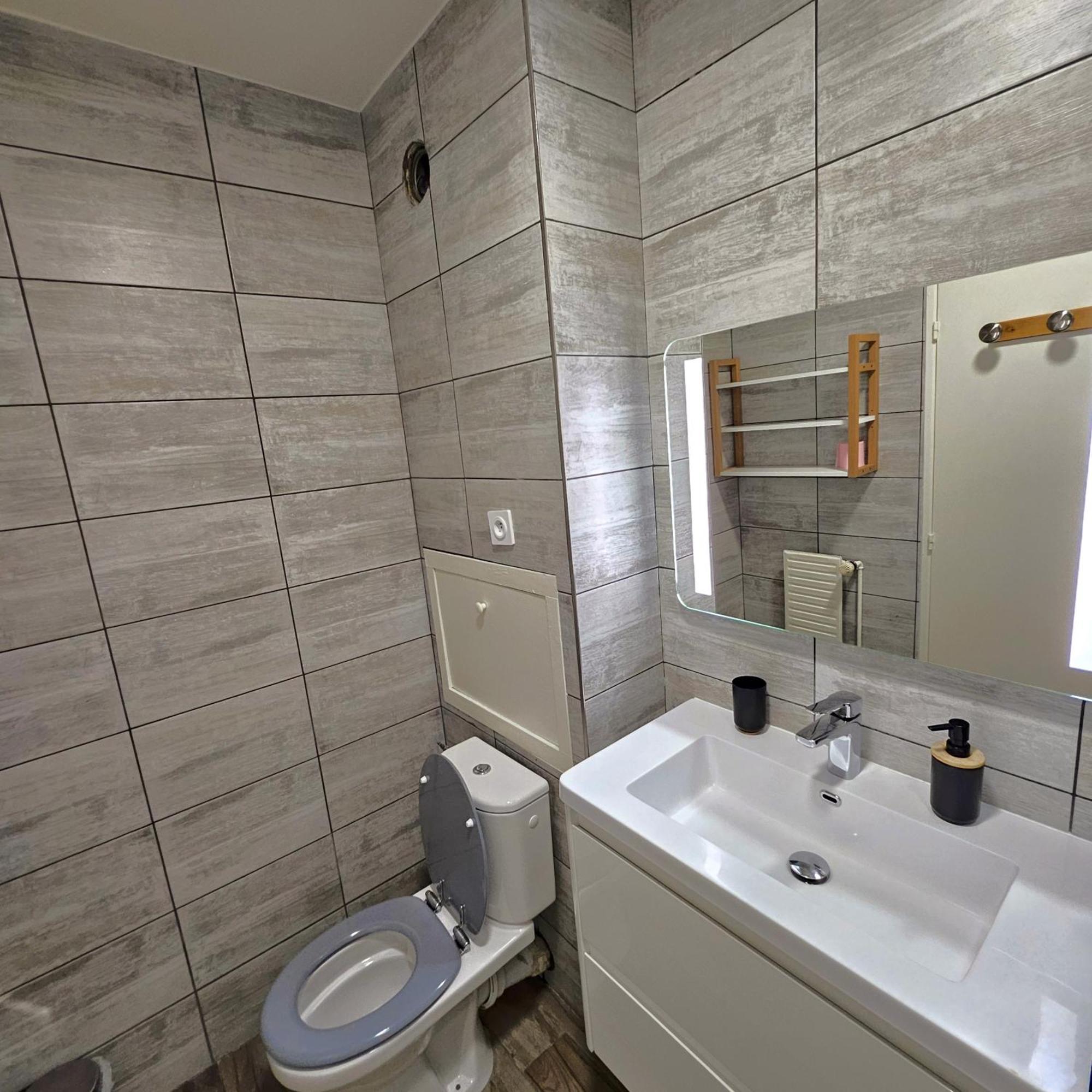 Studio Cosy Confort Moderne Vaulx-en-Velin Exterior foto